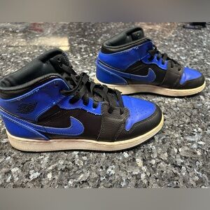 Air jordan 1 mid black royal blue